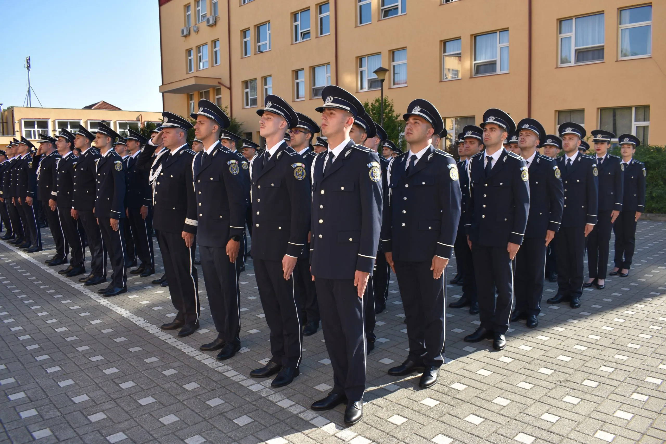 de-la-juramant-la-cariera-in-ordine-publica-288-de-noi-agenti-de-politie-ai-promotiei-2026-au-absolvit-la-cluj-napoca-edulike-scaled