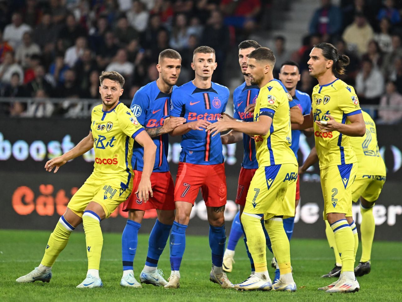 fcsb-petrolul-ploiesti-de-la-21-30-in-superliga-romaniei-ce-surprize-mai-pregateste-charalambous_11